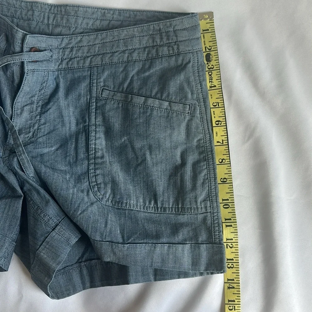 The North Face Wander Free Women’s Chambray Shorts SZ 12 Drawstring Pockets Zip